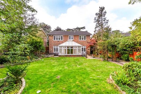 4 bedroom detached house for sale, Grafton Close, Worcester Park, KT4