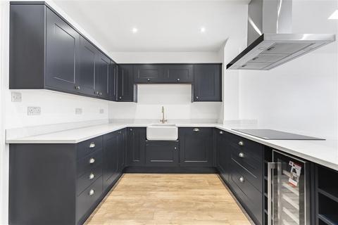 4 bedroom terraced house for sale, Replingham Road, SW18