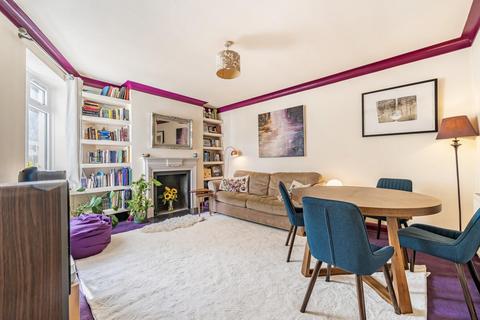 2 bedroom flat for sale, Kings Avenue, Clapham