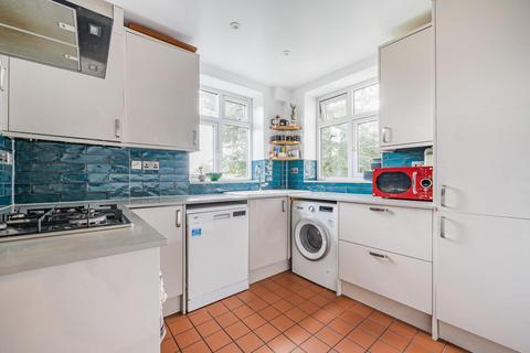 2 bedroom flat for sale, Kings Avenue, Clapham