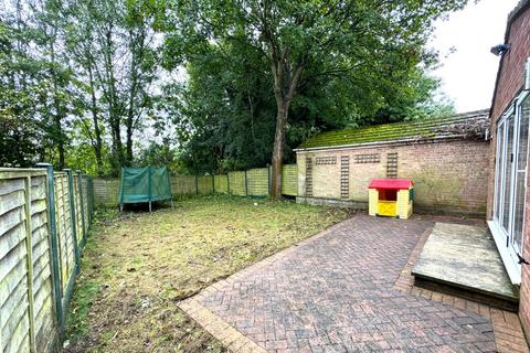 3 bedroom detached house to rent, Oakdene Way, Leeds