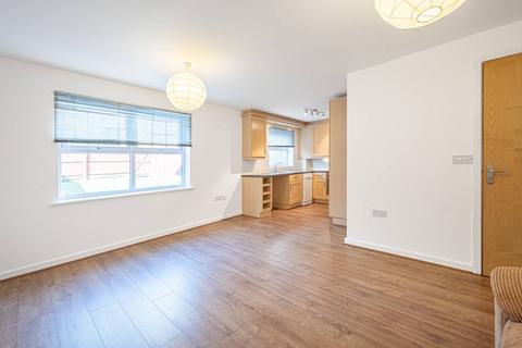 2 bedroom flat for sale, Lancaster Road, East Barnet, Barnet, EN4