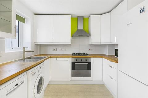 9 Argent Close, Egham, TW20 8XB