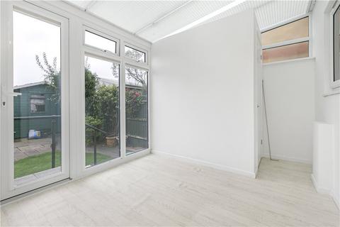 9 Argent Close, Egham, TW20 8XB