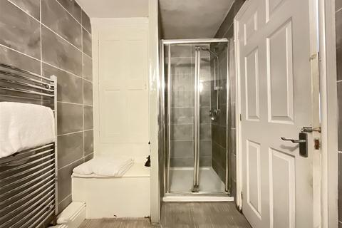 76 Longwestgate, Scarborough, YO11 1RG