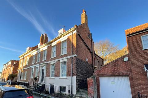 76 Longwestgate, Scarborough, YO11 1RG