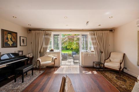 undefined, Edmunds Walk, London, N2