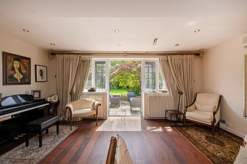 undefined, Edmunds Walk, London, N2