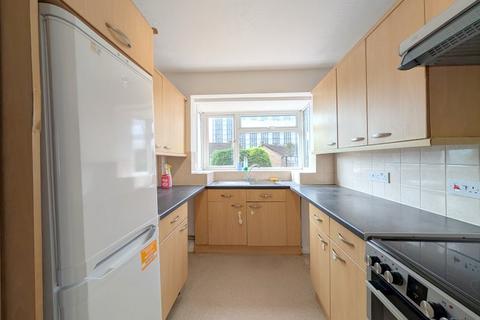 10 Park Way, Feltham, TW14 9DJ