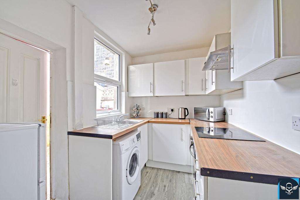 Browhead Road, Burnley 3 bed terraced house for sale £100,000