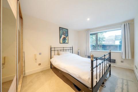 1 bedroom apartment for sale, Long Lane, London