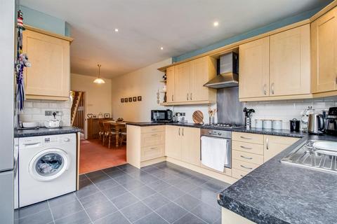 4 bedroom detached house for sale, Belgrave Street, Ossett WF5