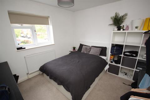 4 Springfield Walk, Orpington, BR6 8DS