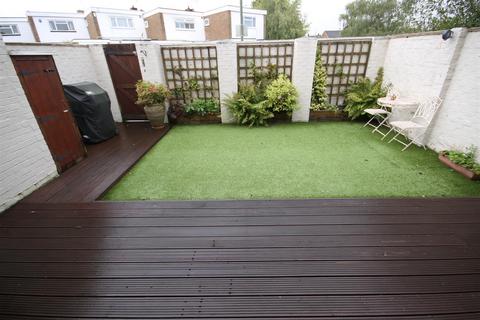 4 Springfield Walk, Orpington, BR6 8DS