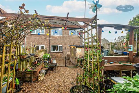 3 bedroom end of terrace house for sale, Cedar Road, Stocksbridge, Sheffield