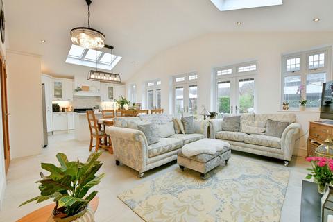 68 Cornmoor Road, Whickham, Newcastle Upon Tyne, NE16 4PY