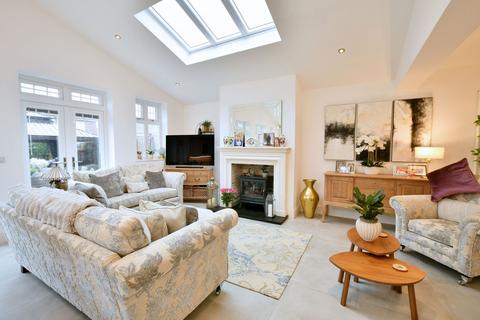 68 Cornmoor Road, Whickham, Newcastle Upon Tyne, NE16 4PY