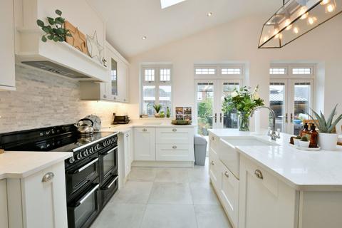 68 Cornmoor Road, Whickham, Newcastle Upon Tyne, NE16 4PY