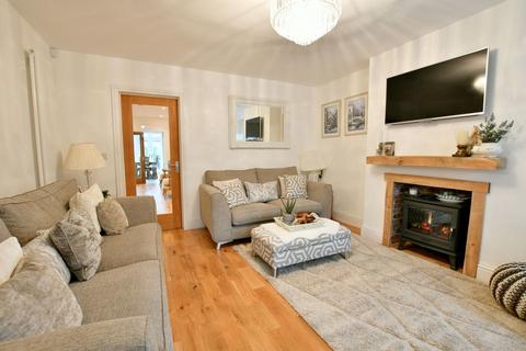 68 Cornmoor Road, Whickham, Newcastle Upon Tyne, NE16 4PY