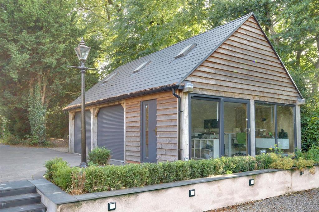 Garage &amp; Home Office/Gym