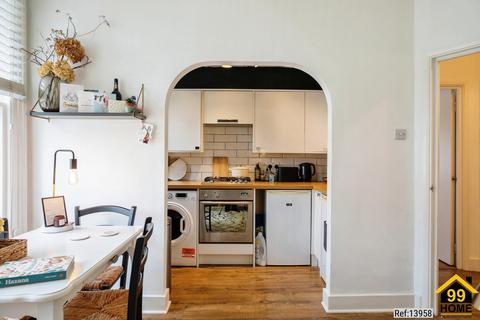 1 bedroom flat for sale, High View Road, Crystal Palace, London, SE19