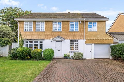 4 bedroom detached house for sale, Pennington Drive, Weybridge, KT13