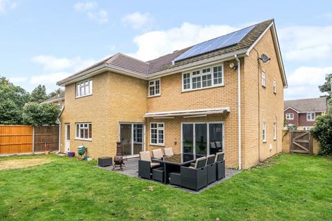 4 bedroom detached house for sale, Pennington Drive, Weybridge, KT13