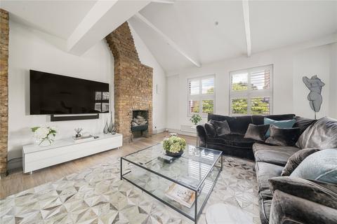 2 bedroom apartment for sale, Battersea High Street, London, SW11