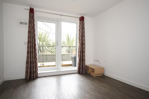 1 bedroom flat to rent, Guildford Road, Woking GU22