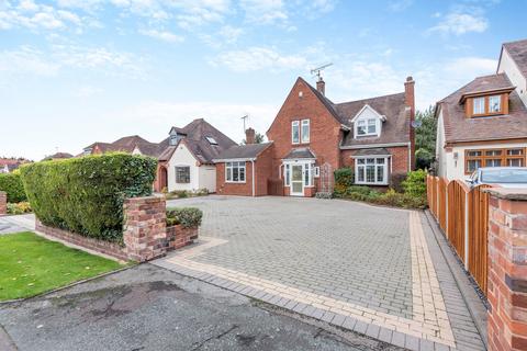 3 bedroom detached house for sale, Meadow Road, FINCHFIELD