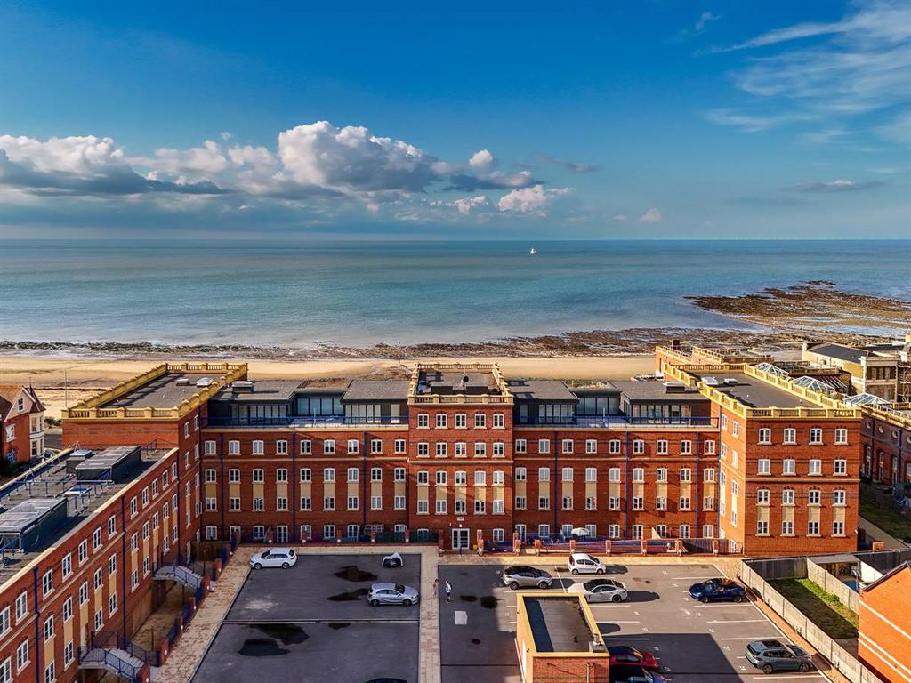Westbrook Gardens, Margate 2 bed apartment - £235,000
