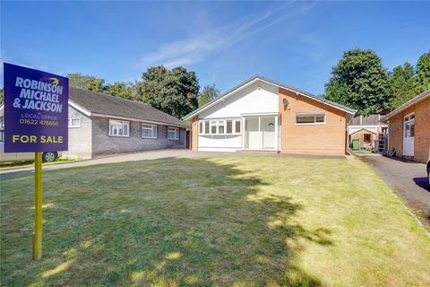 3 bedroom bungalow for sale, Clifton Close, Maidstone, Kent, ME14