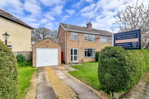 3 bedroom semi-detached house to rent, Wayside Grove, 9 Wayside Grove, HG2