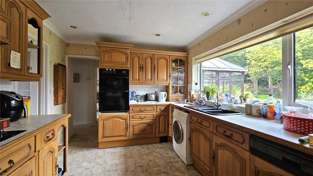 Pix Mead Gardens, Shaftesbury, SP7 3 bed detached house for sale £425,000