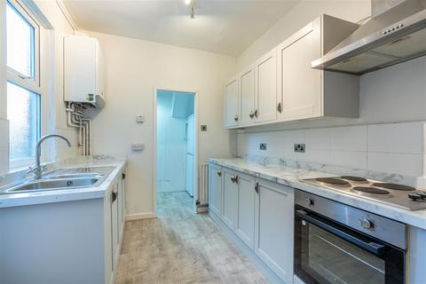 2 bedroom flat to rent, *Available Now* Simonside Terrace, Heaton, NE6