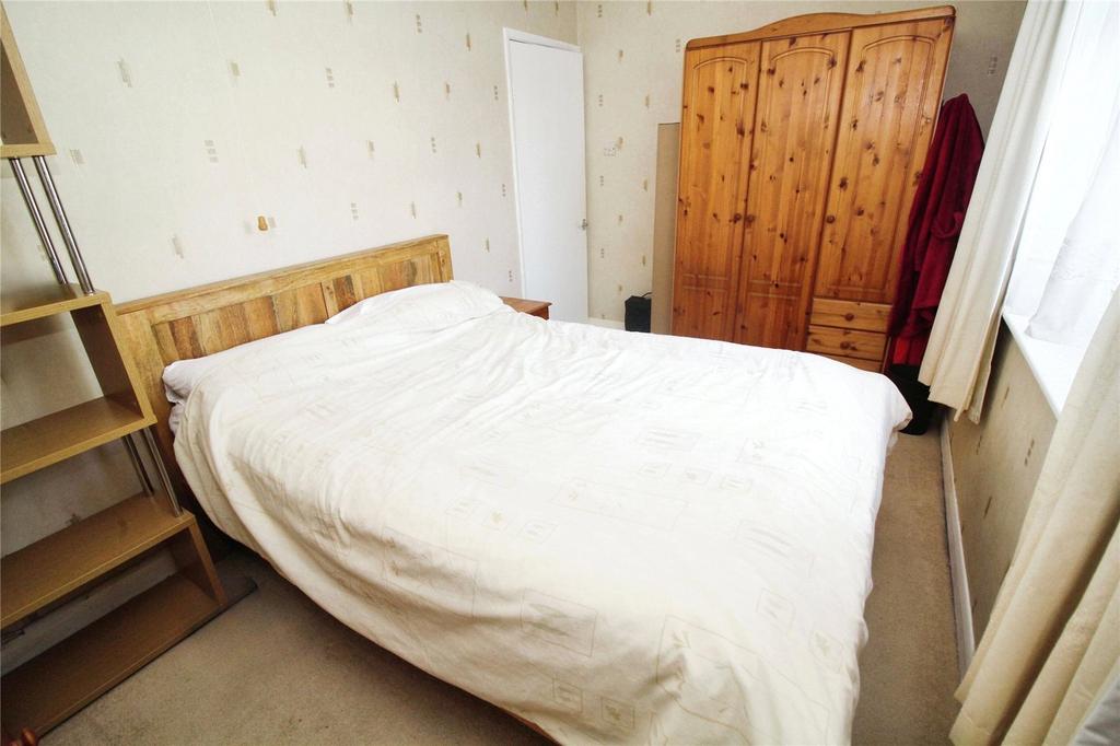 Highbury Grove, Bedford MK41 3 bed bungalow for sale £250,000