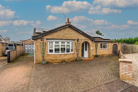 4 bedroom detached bungalow for sale, Meadow Way, Earith, PE28