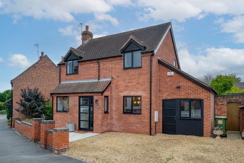 3 bedroom detached house for sale, High Street, Feckenham, B96 6HN