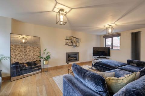 1 High Street, Feckenham, Redditch, B96 6HN