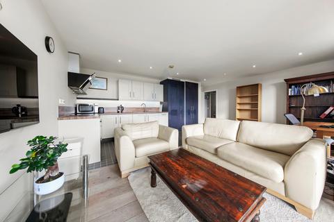 2 bedroom penthouse to rent, Ionian Building, London E14