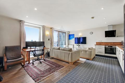 2 bedroom penthouse to rent, Ionian Building, London E14