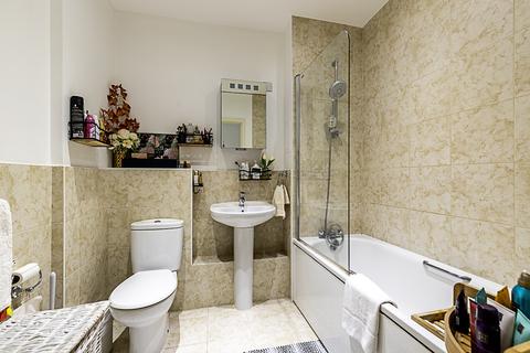 1 bedroom flat to rent, Blashill Court,  Pomfret Place, London E14