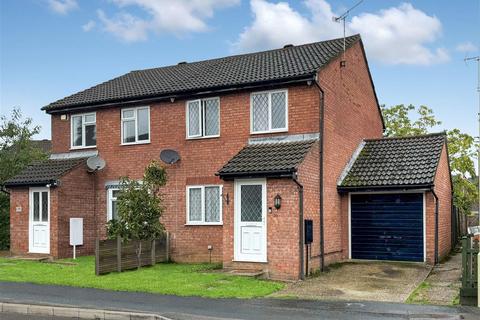 3 bedroom semi-detached house for sale, Sunbury Close, Bordon