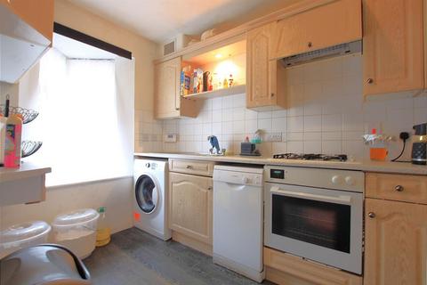 2 bedroom terraced house to rent, Garrison Close, Hounslow TW4