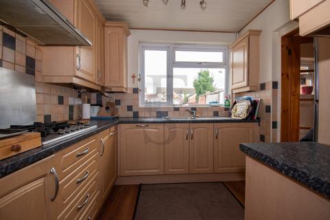 4 bedroom semi-detached house for sale, Tythorn Drive, Wigston