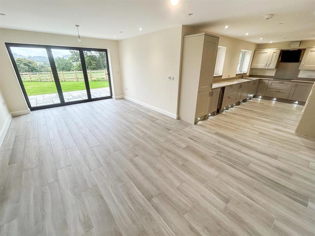 Open Plan Kitchen/Dining Room