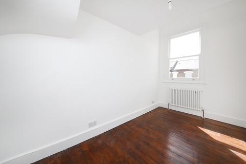 3 bedroom apartment to rent, Saltoun Road, Brixton, London9, SW2