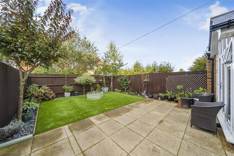 4 bedroom semi-detached house for sale, Baillie Gardens, North Bersted