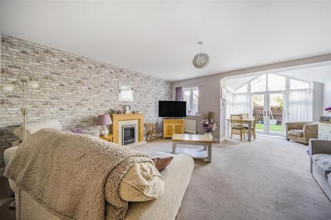 4 bedroom semi-detached house for sale, Baillie Gardens, North Bersted