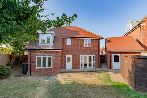 4 bedroom detached house for sale, Priors Gardens, Spencers Wood, Reading